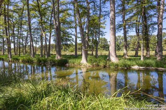 211 Bear Creek Kerrville, TX 78028