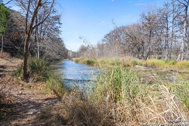 000 Canyon Oaks Dr. Concan, TX 78838