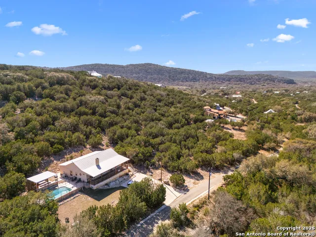 000 Canyon Oaks Dr. Concan, TX 78838