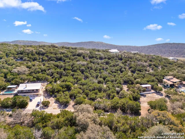 000 Canyon Oaks Dr. Concan, TX 78838