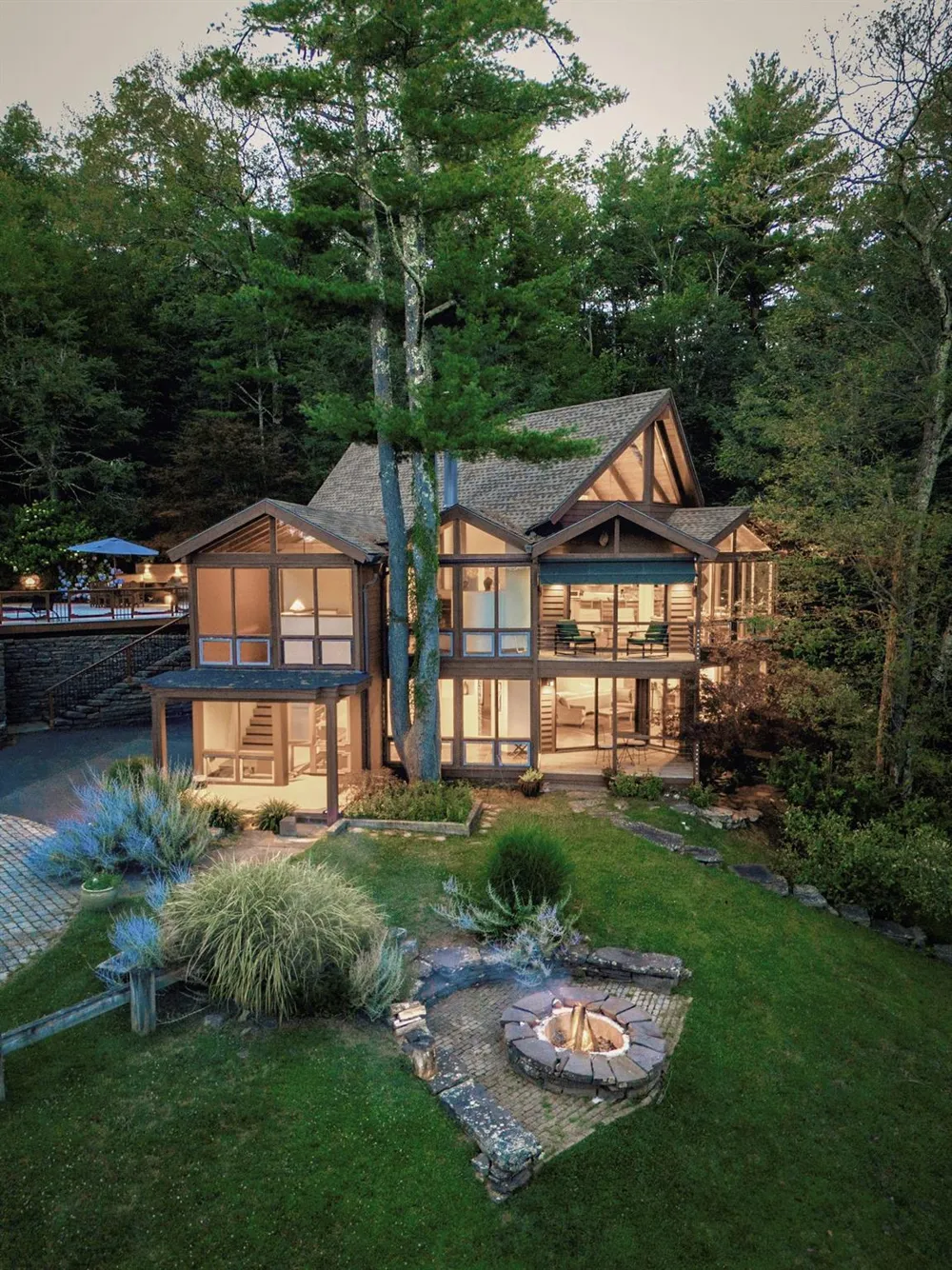 75 Hill 99 Woodstock, NY 12498