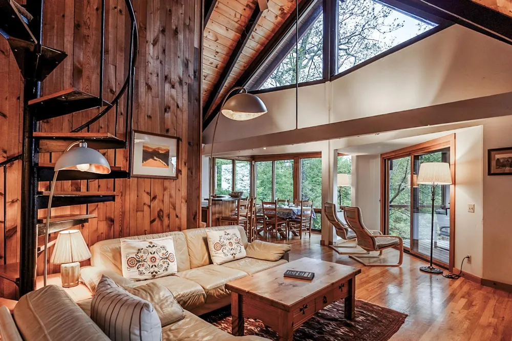 75 Hill 99 Woodstock, NY 12498