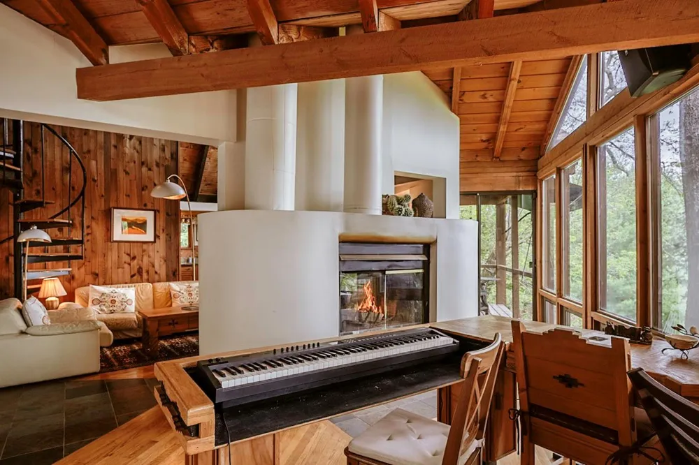 75 Hill 99 Woodstock, NY 12498