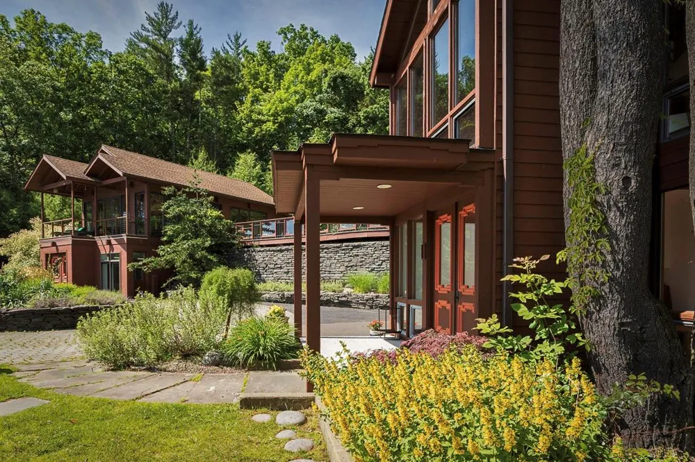 75 Hill 99 Woodstock, NY 12498
