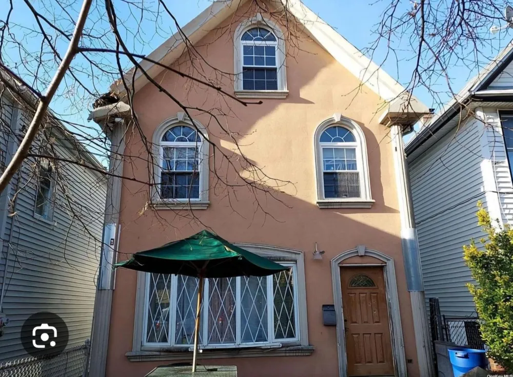 103-48 96 St Ozone Park, NY 11417
