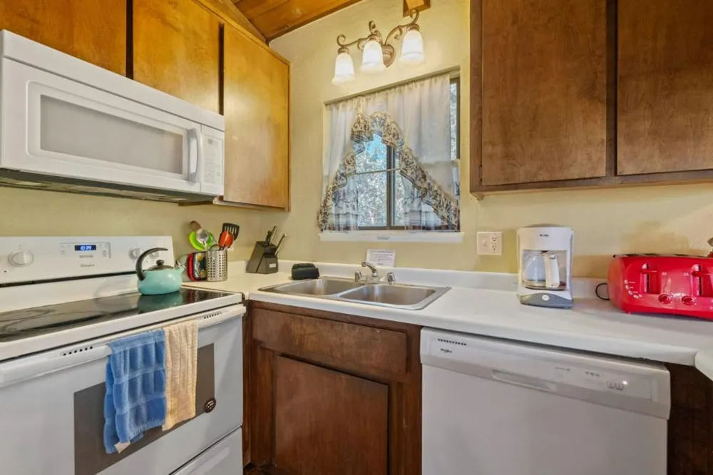 19935 Pine Mountain Drive Groveland, CA 95321