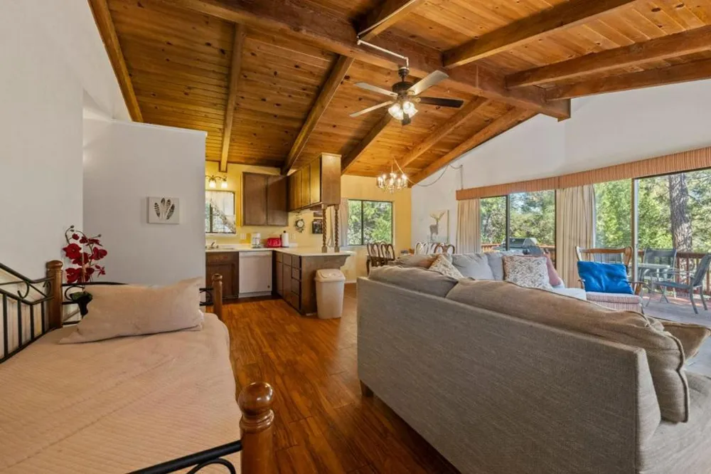 19935 Pine Mountain Drive Groveland, CA 95321
