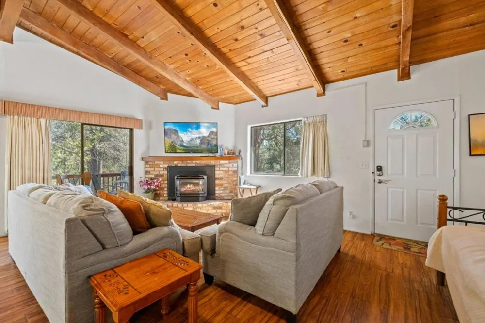 19935 Pine Mountain Drive Groveland, CA 95321