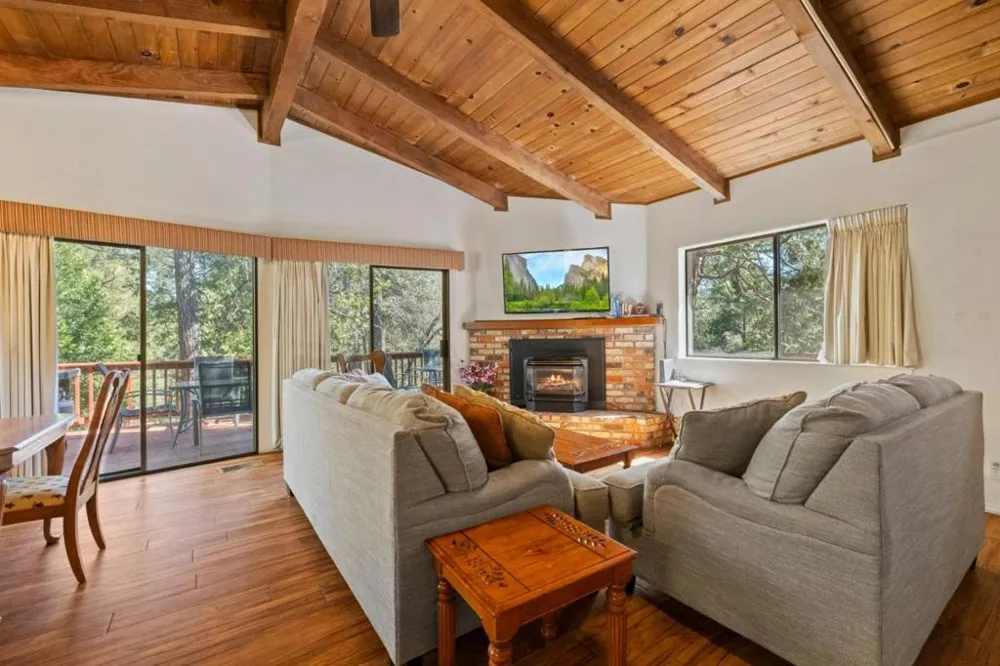 19935 Pine Mountain Drive Groveland, CA 95321