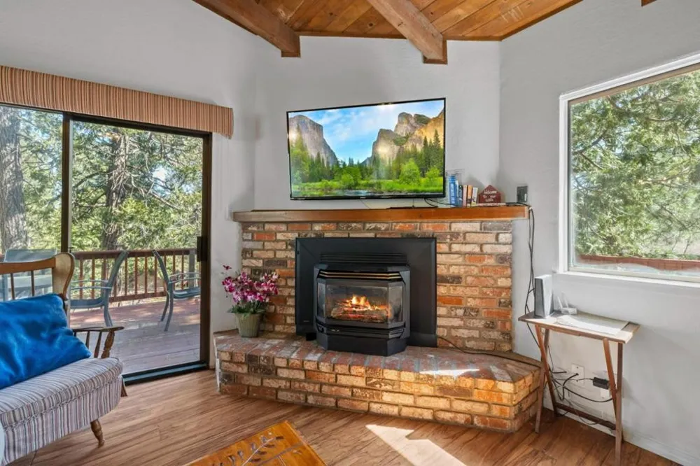 19935 Pine Mountain Drive Groveland, CA 95321