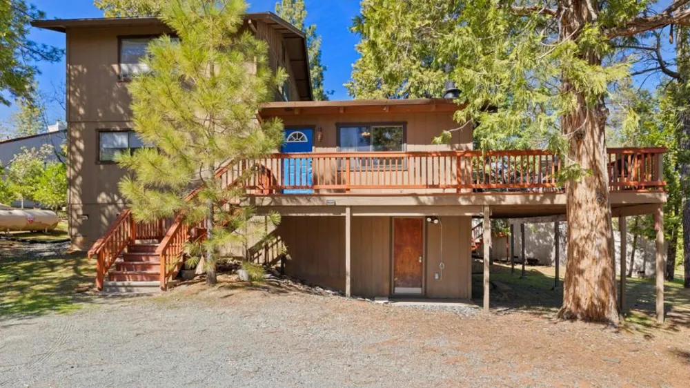 19935 Pine Mountain Drive Groveland, CA 95321