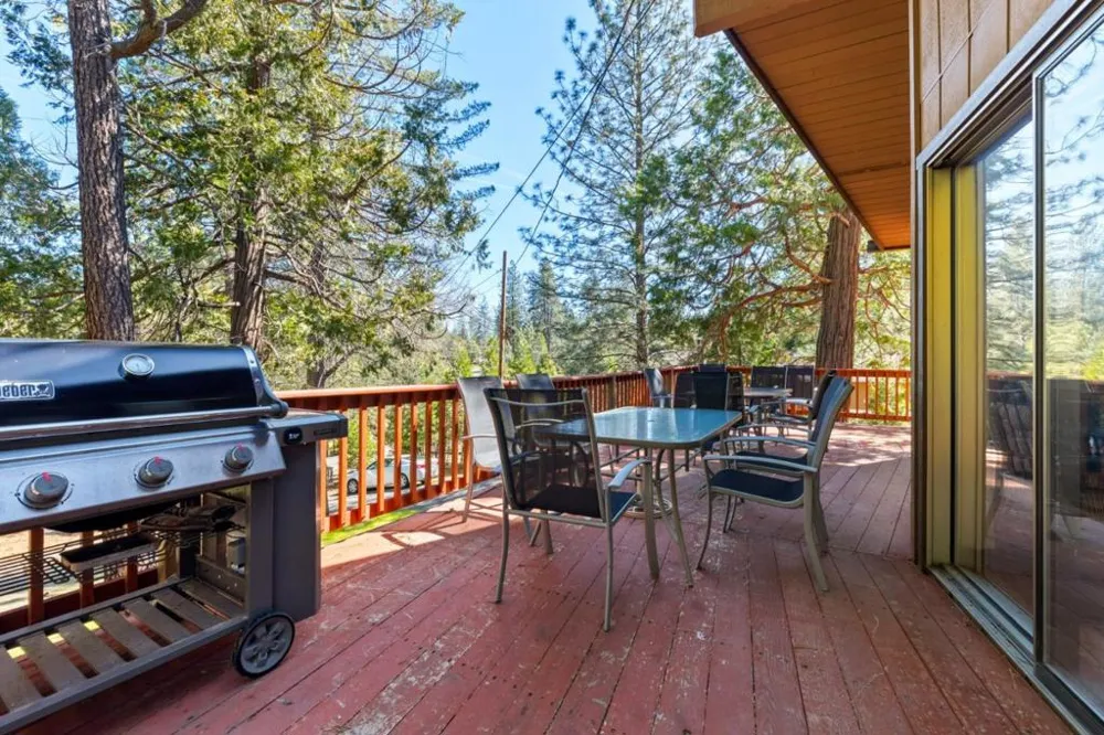 19935 Pine Mountain Drive Groveland, CA 95321