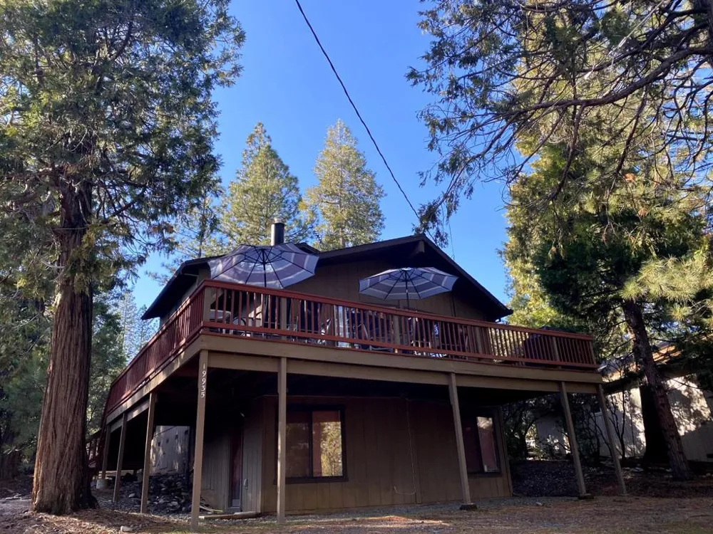 19935 Pine Mountain Drive Groveland, CA 95321