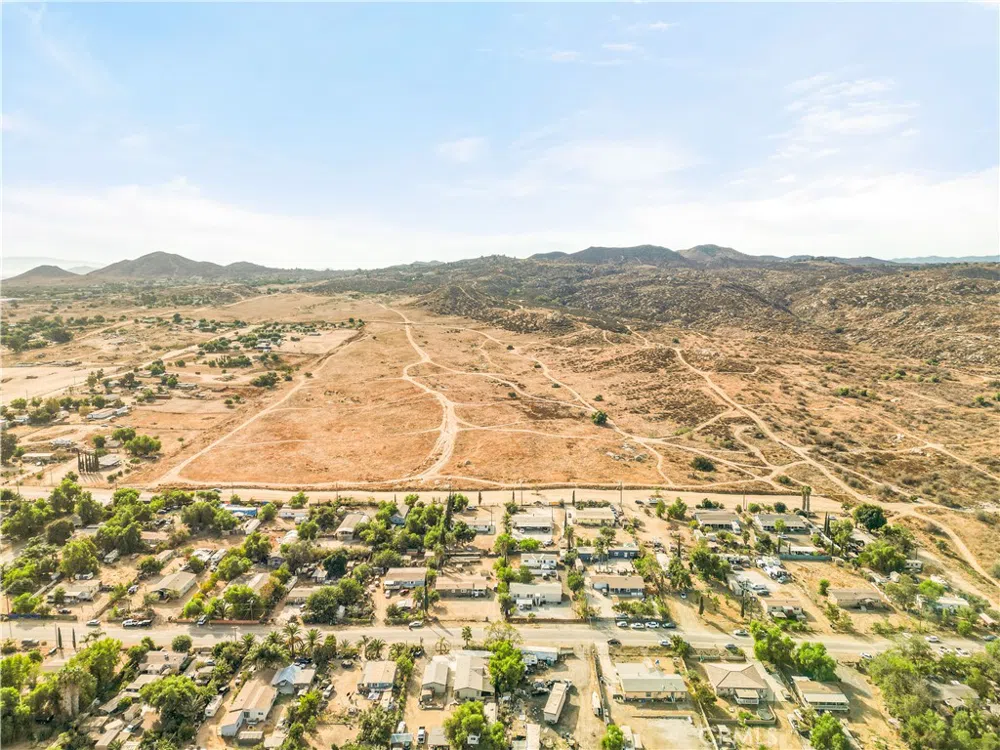 no address Perris, CA 92570