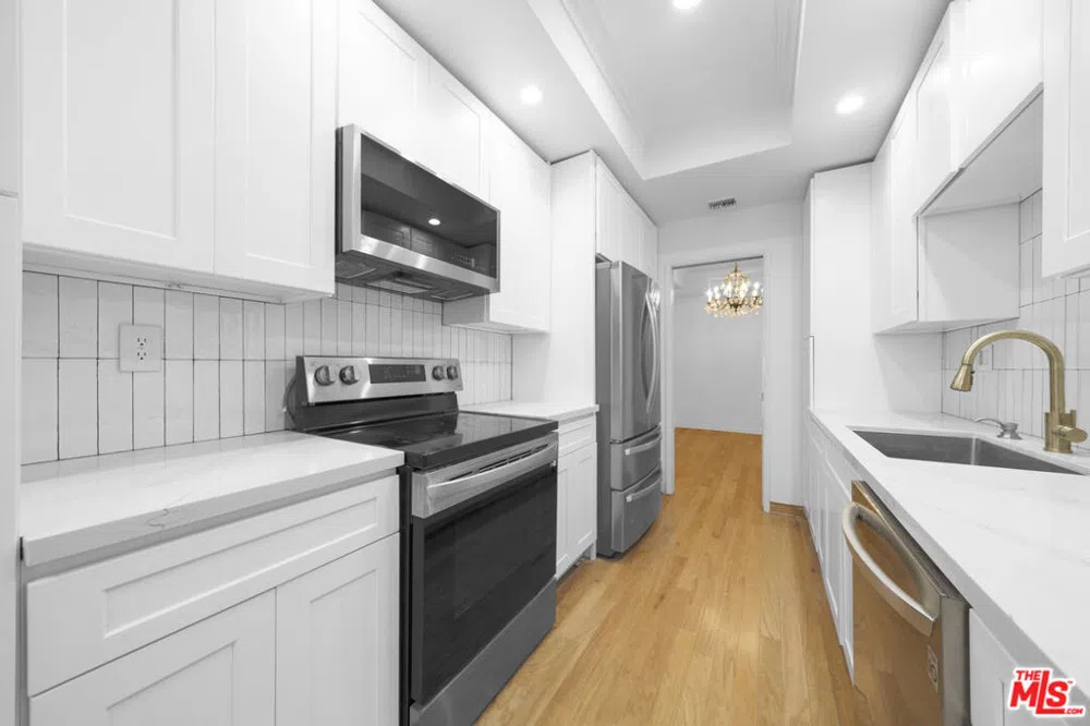 4477 Wilshire Boulevard #306 Los Angeles, CA 90010