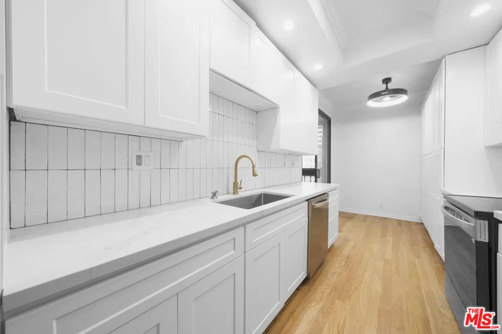 4477 Wilshire Boulevard #306 Los Angeles, CA 90010