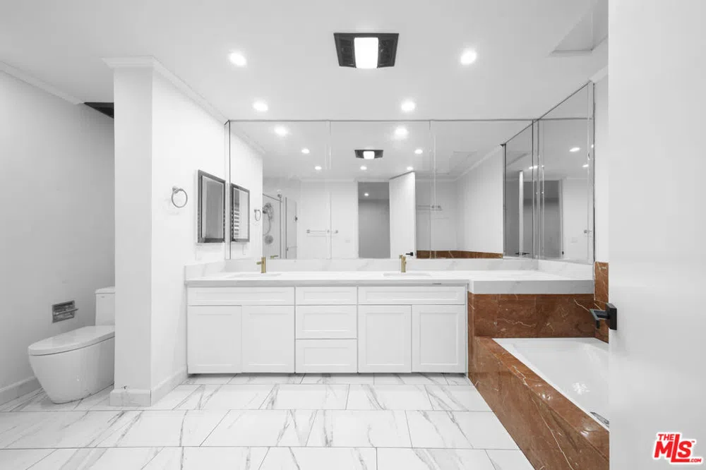 4477 Wilshire Boulevard #306 Los Angeles, CA 90010