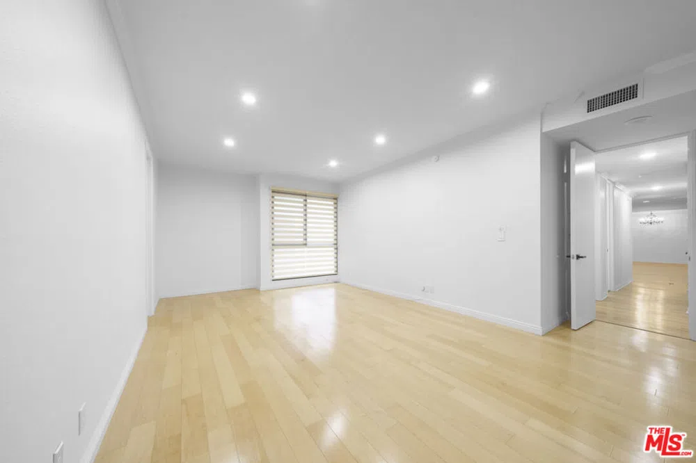 4477 Wilshire Boulevard #306 Los Angeles, CA 90010