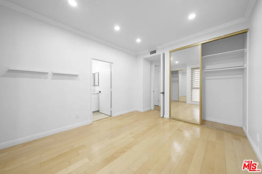 4477 Wilshire Boulevard #306 Los Angeles, CA 90010