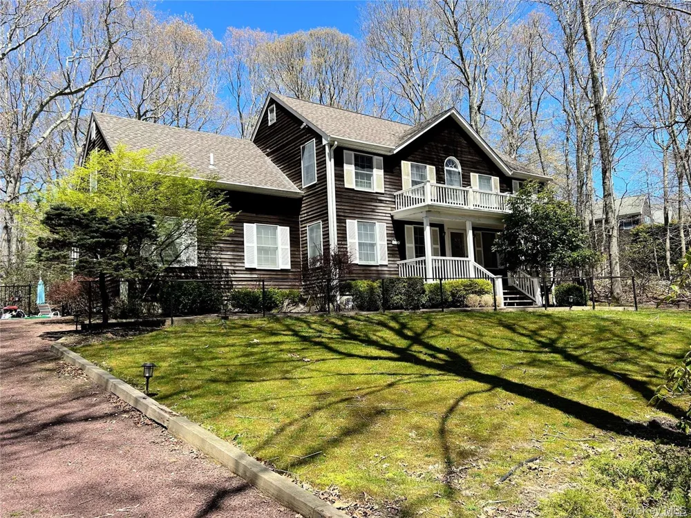 112 Laurel Valley Drive Sag Harbor, NY 11963
