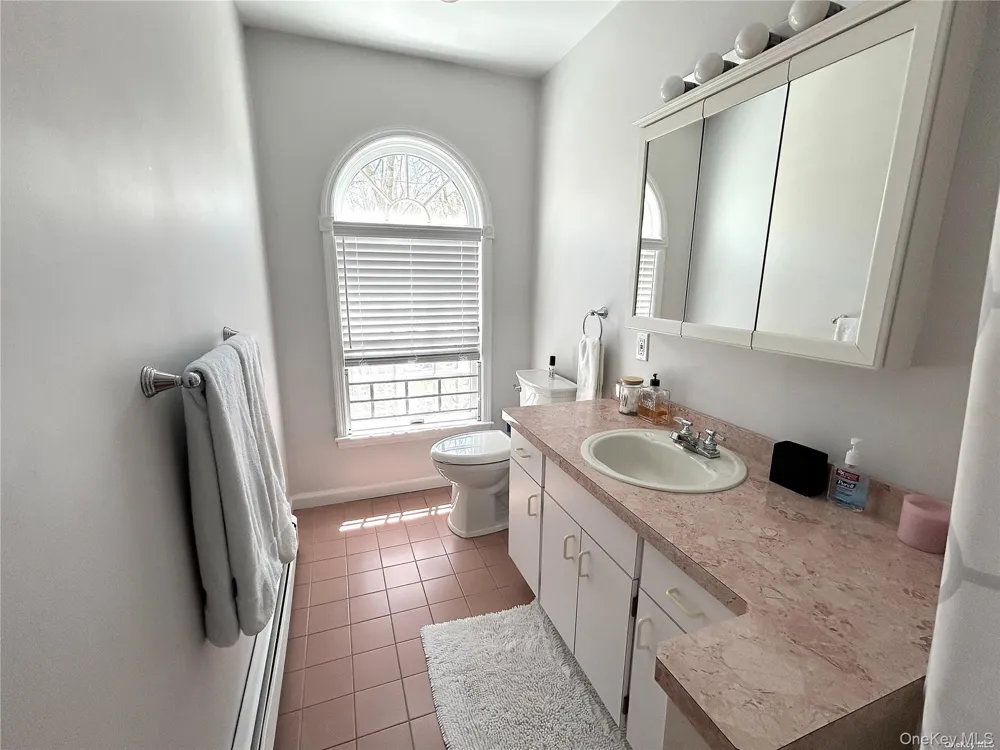 112 Laurel Valley Drive Sag Harbor, NY 11963