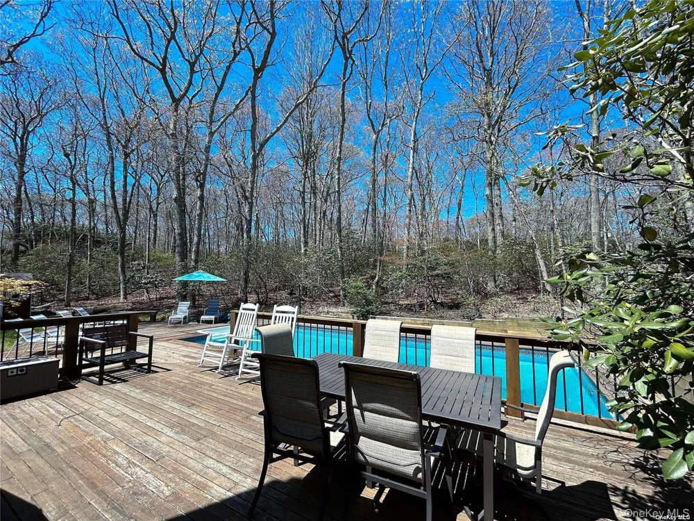 112 Laurel Valley Drive Sag Harbor, NY 11963