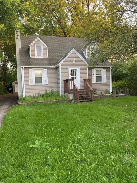 1620 County Road B W