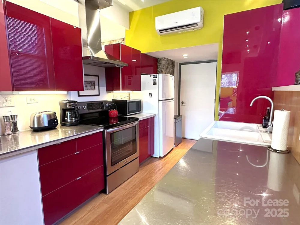 130C Biltmore Avenue Asheville, NC 28801