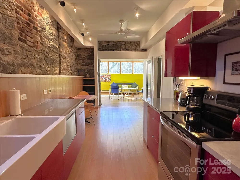 130C Biltmore Avenue Asheville, NC 28801