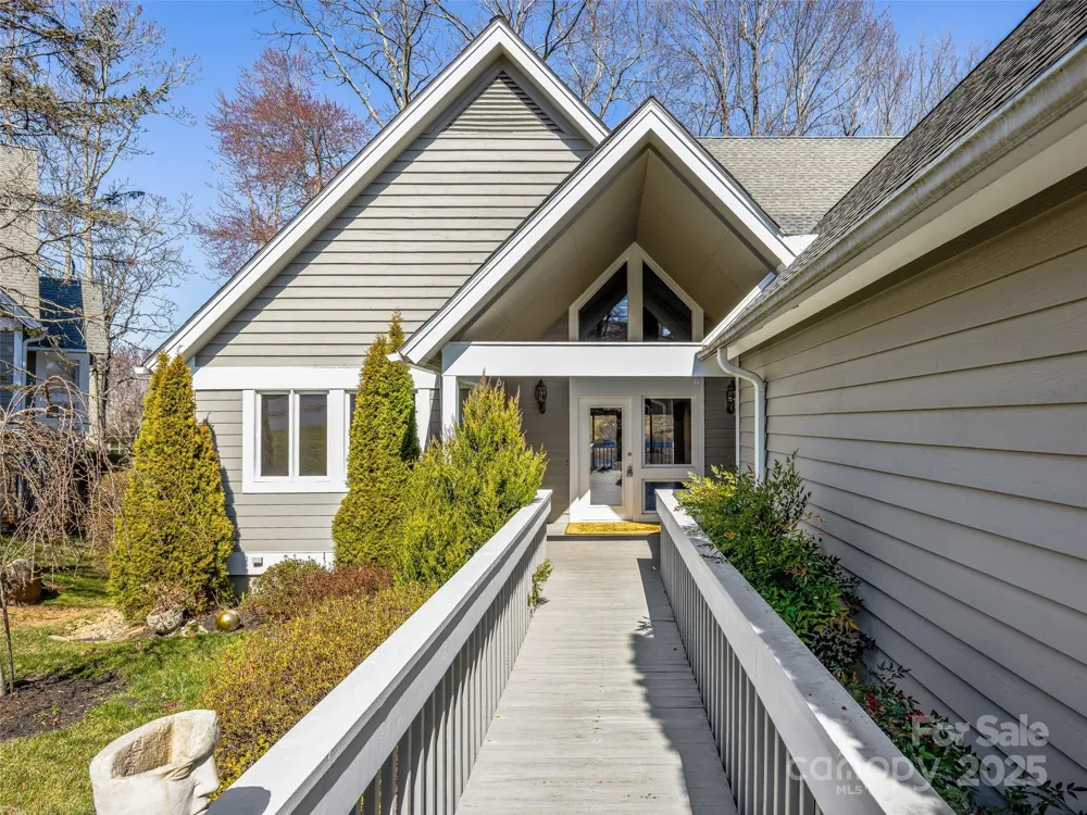 140 Overlook Drive Flat Rock, NC 28731