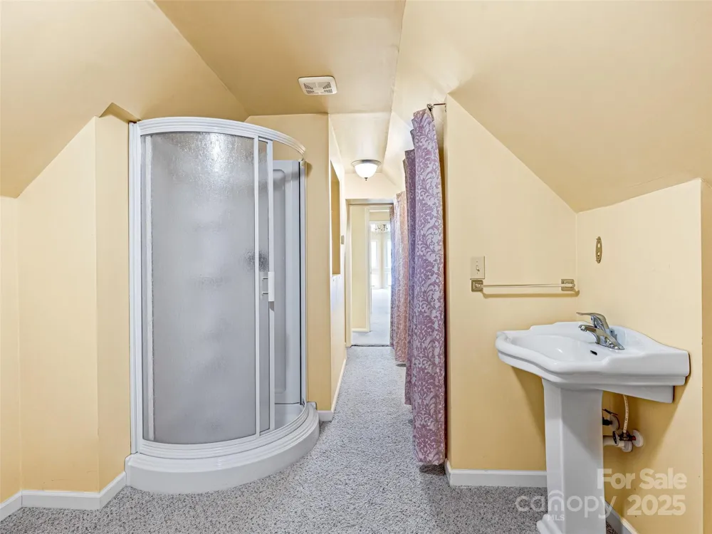 140 Overlook Drive Flat Rock, NC 28731