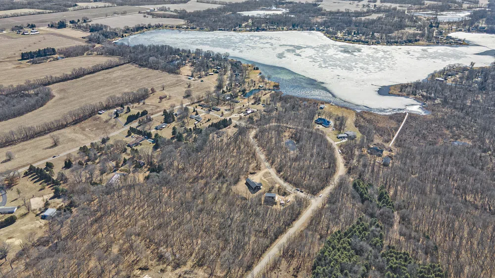 17 Highfield Road Three Rivers, MI 49093