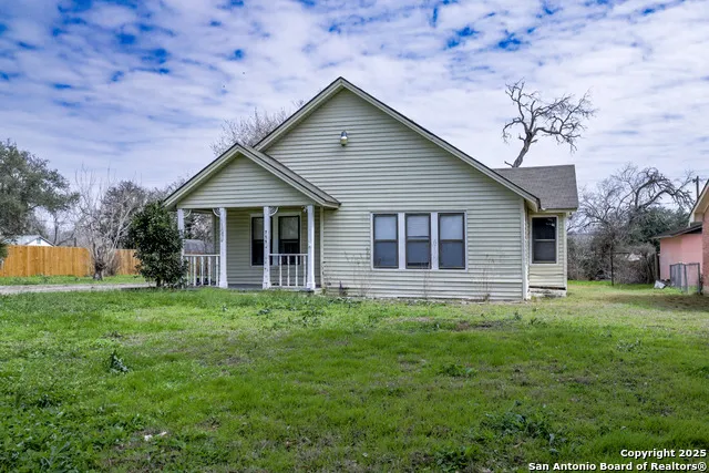 711 S 7TH ST Kenedy, TX 78119