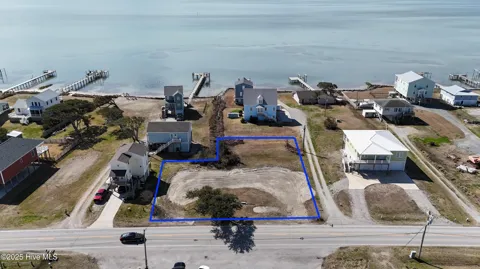 908 & 922 Island Road