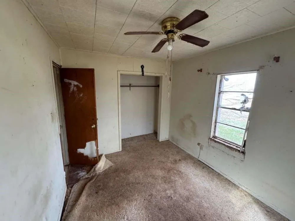 610 W Garrison Avenue Electra, TX 76360