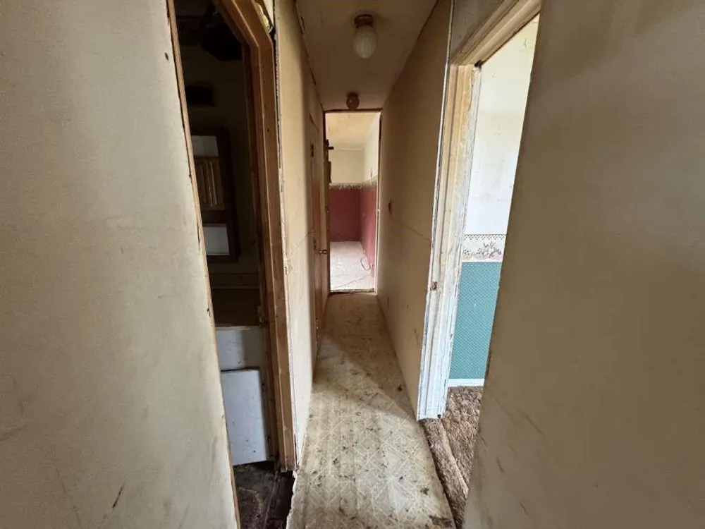 610 W Garrison Avenue Electra, TX 76360