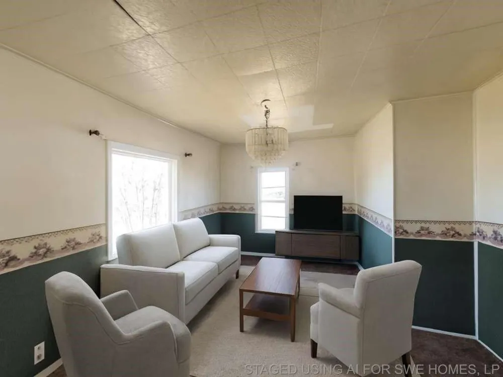 610 W Garrison Avenue Electra, TX 76360