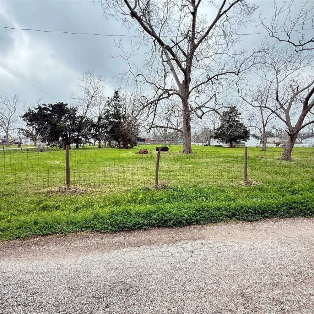 W Pearl Street Brazoria, TX 77422