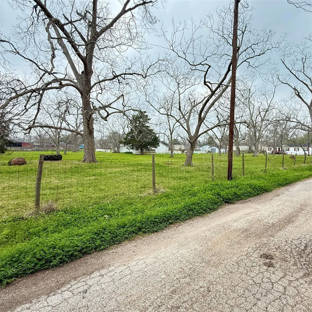 W Pearl Street Brazoria, TX 77422