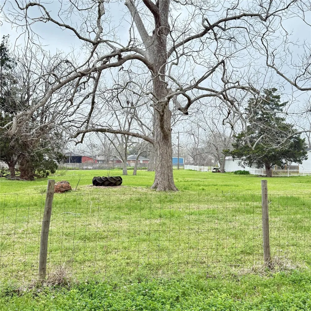 W Pearl Street Brazoria, TX 77422