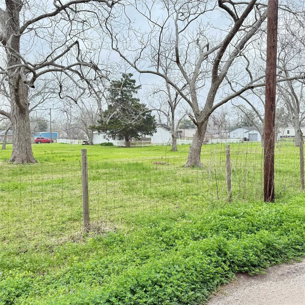 W Pearl Street Brazoria, TX 77422