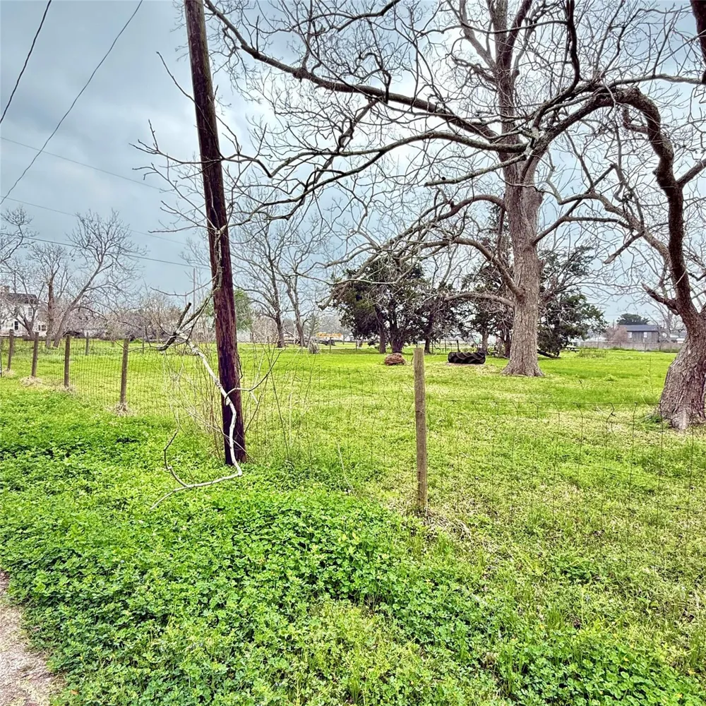 W Pearl Street Brazoria, TX 77422