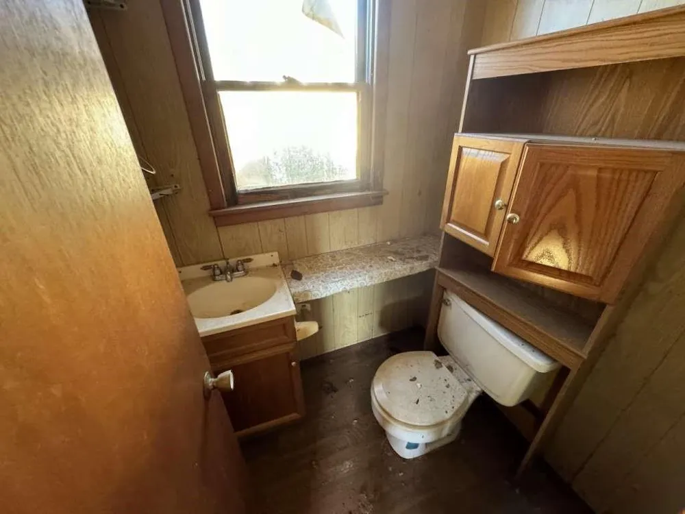 105 E Washington Avenue Electra, TX 76360