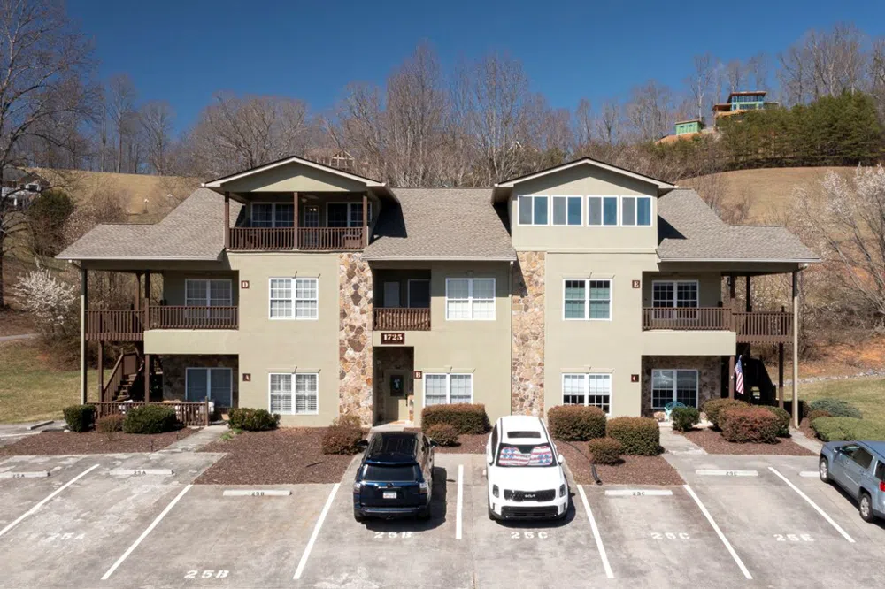 1725 Watercrest Way D Young Harris, GA 30582