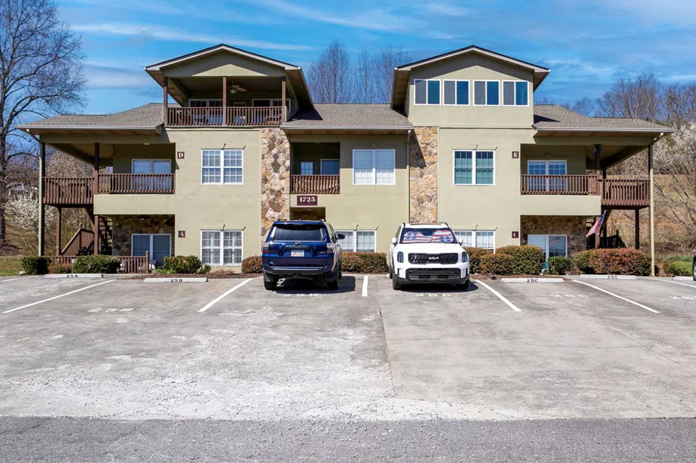 1725 Watercrest Way D Young Harris, GA 30582