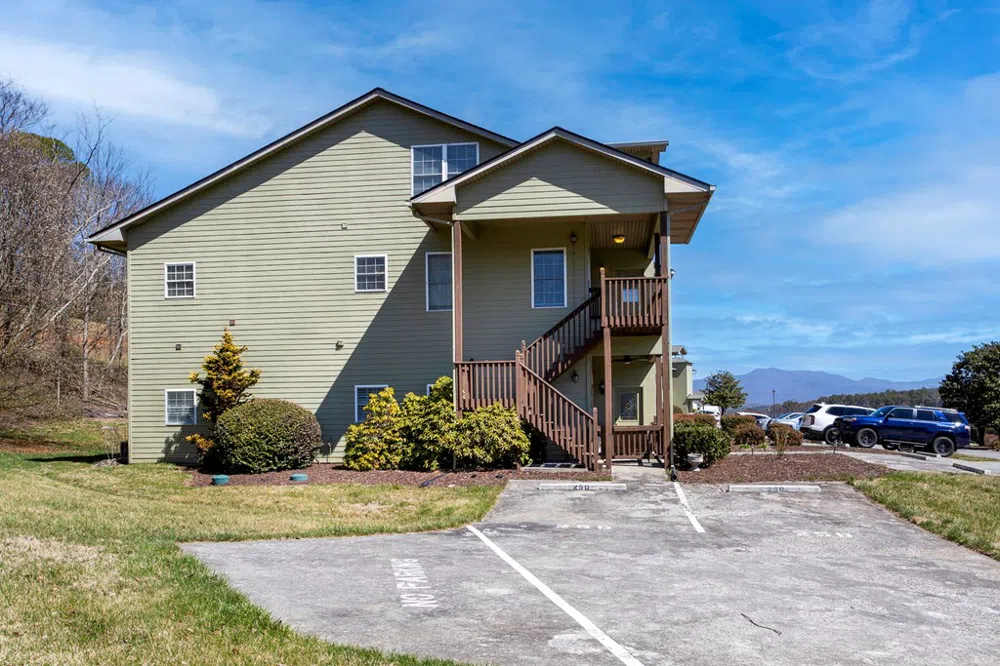 1725 Watercrest Way D Young Harris, GA 30582