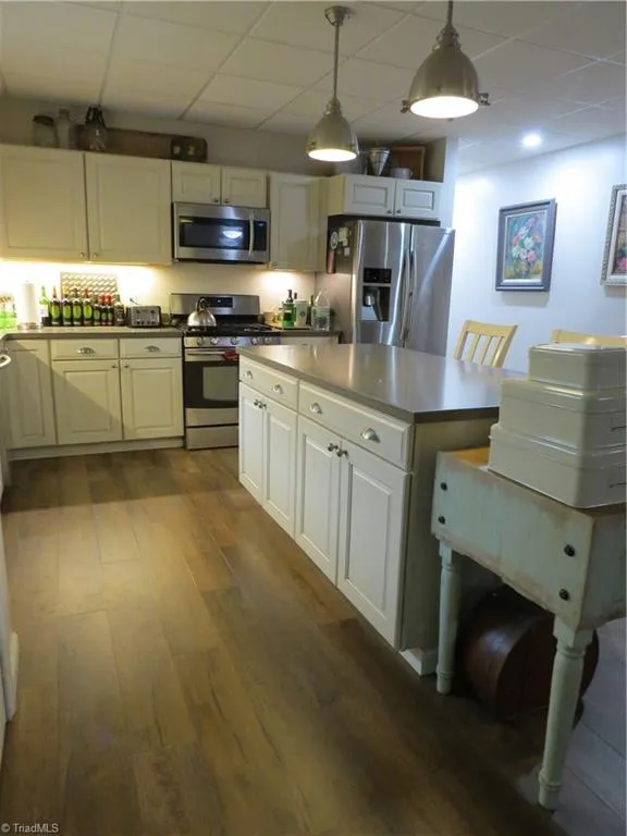 210 Gunters Hill Road Boomer, NC 28606