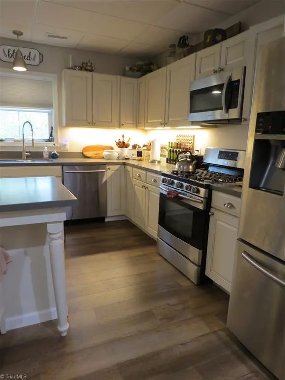 210 Gunters Hill Road Boomer, NC 28606