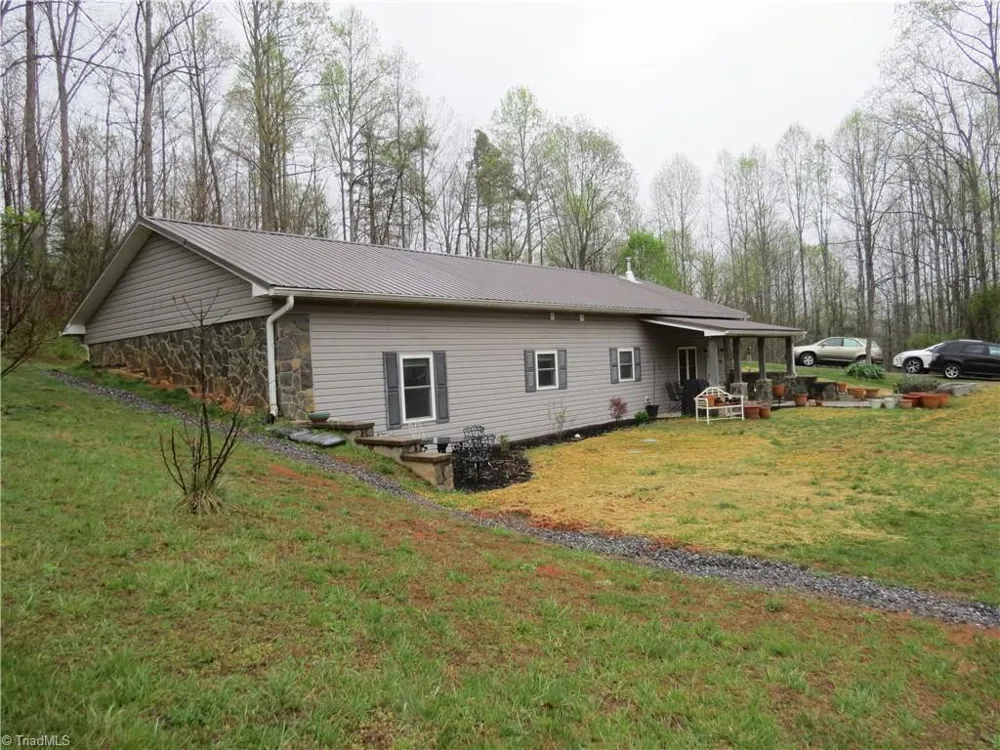 210 Gunters Hill Road Boomer, NC 28606