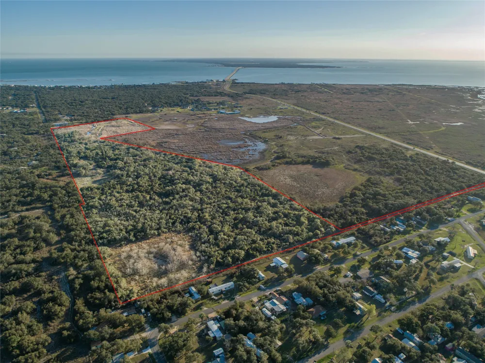 6498 Hwy 35 Rockport, TX 78382